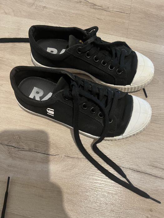 Продавам дамски кецове G-Star