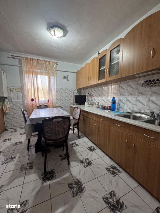 Apartament cu 3 camere Cartier Mal