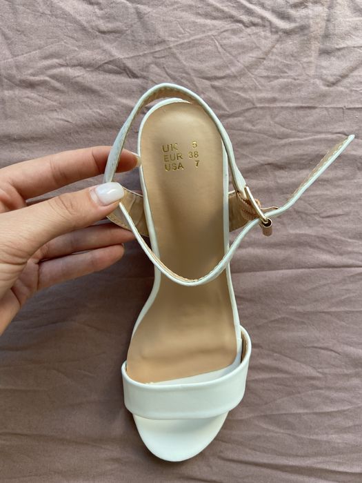 Дамски сандалети