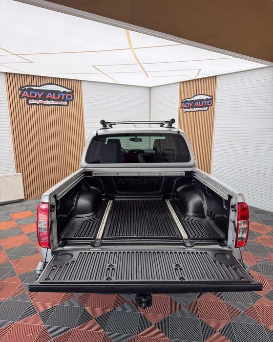 NISSAN NAVARA 2,5 Tdi , 4x4 la buton , Clima , Navi , Scaune incalzite , Trapa , RAR+ITP