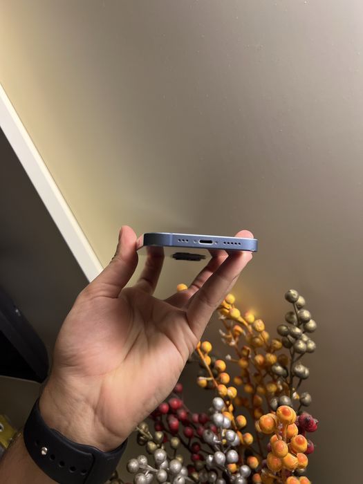 Продам IPhone 14 128gb