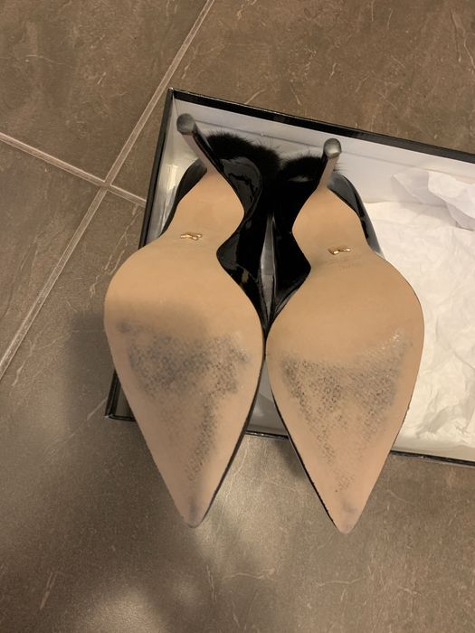 Обувки на марката Kazar