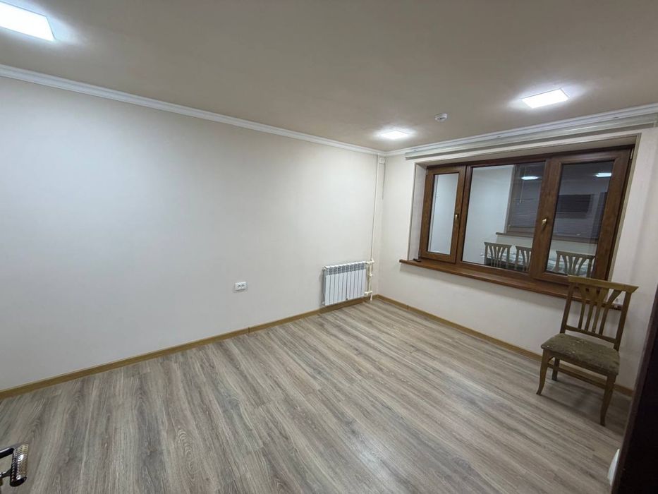 Буюк Ипак Йули Максим Горький | 81кв - нежилое помещение вдоль дороги