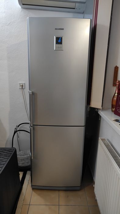 Vand centrala si frigider