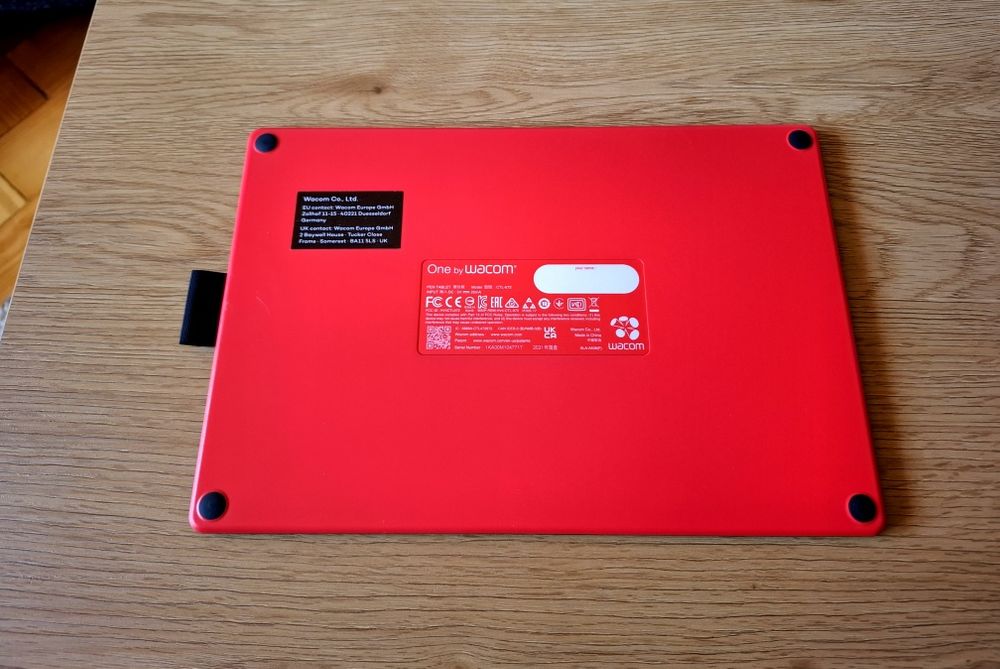 Tabletă Grafică ONE de Wacom, Medie