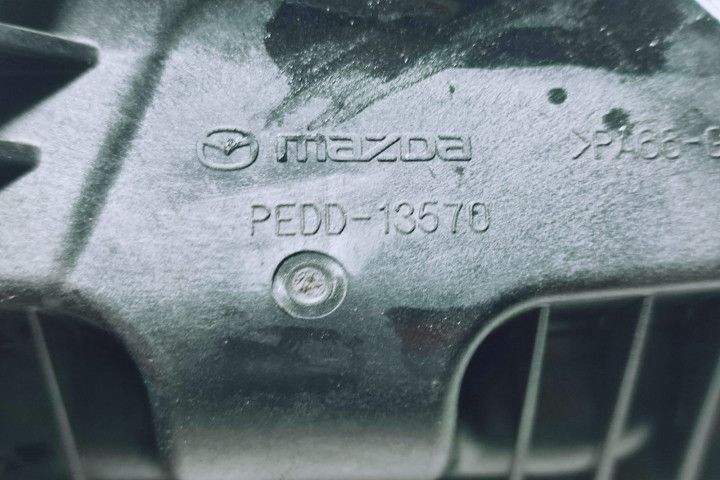 Filtru epurator gaze pedd-13570 Mazda CX-30 1 generation DM (2019 - 2023) Crossover