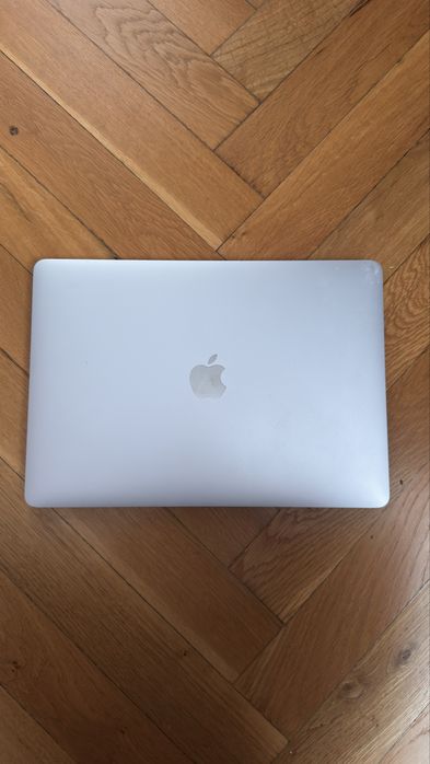 Macbook Pro i5 touchbar 2018/2019 full box