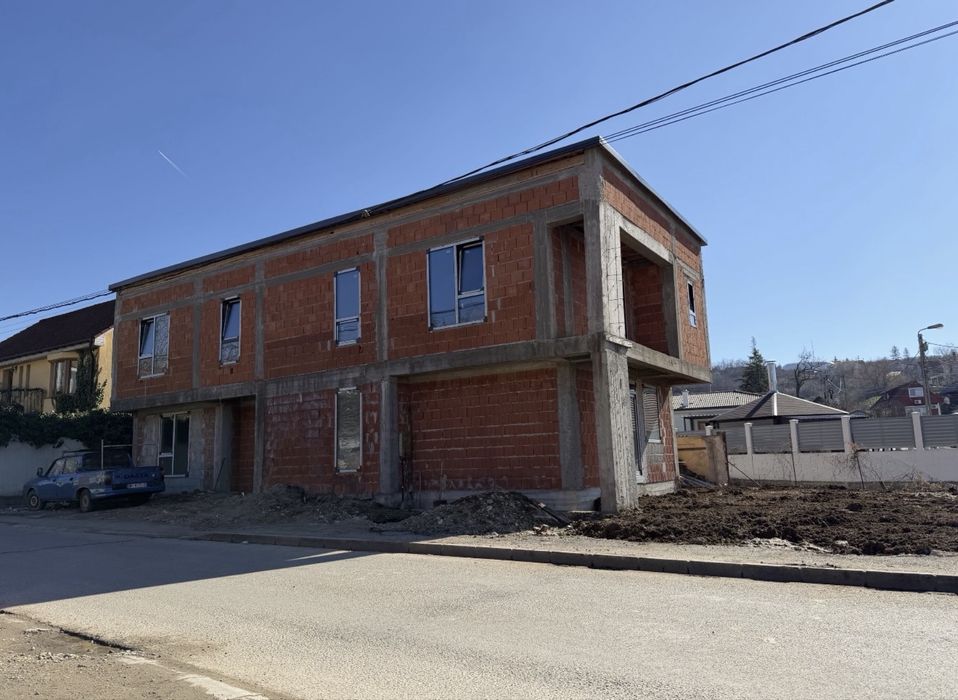 Constructie noua de vanzare