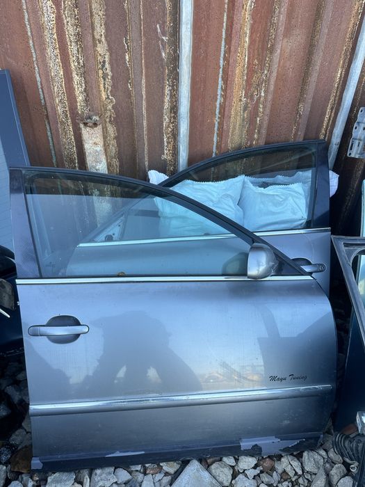 Пасажерска врата предна дясна за VW Passat B5.5 – оригинална