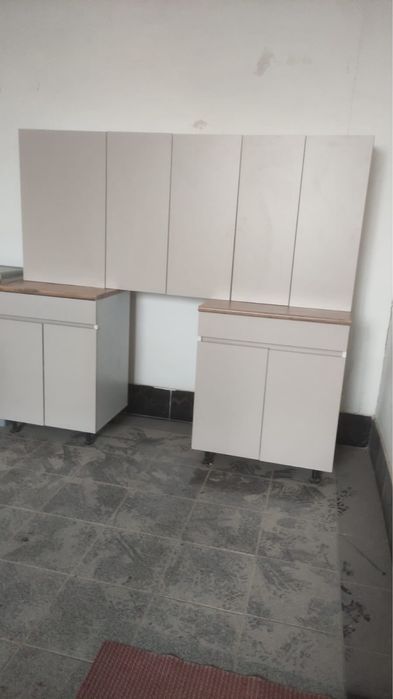 Кухонный гарнитур в наличии и на заказ