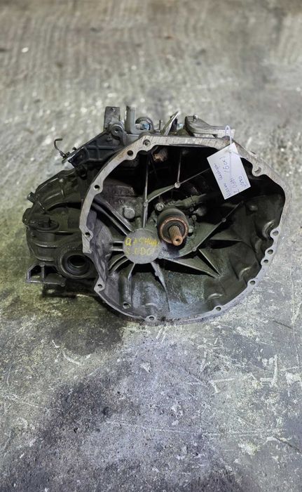 Скоростна кутия за Nissan Qashqai 2.0dCi / Нисан Кашкай 2008г.