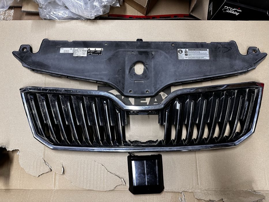 Grilă radiator.capac distronic skoda superb 3.v.