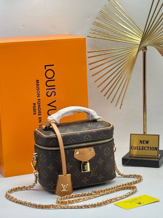 Geanta Louis Vuitton Noua !!! Dimensiuni 22/13 !!!