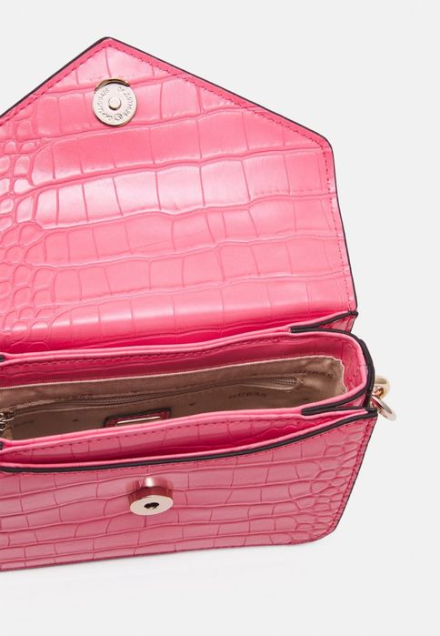 малка чанта Guess