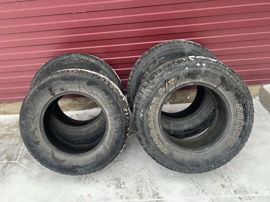 275/65/17  две.  285/70/17 две