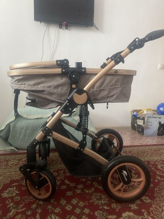 Коляска продам в хорошом состояние
