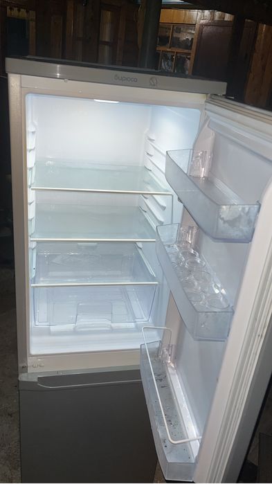 Продам холодильник почти новая