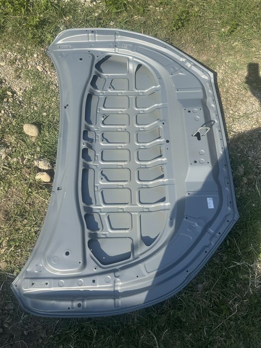 Capotă motor toyota corolla cross.