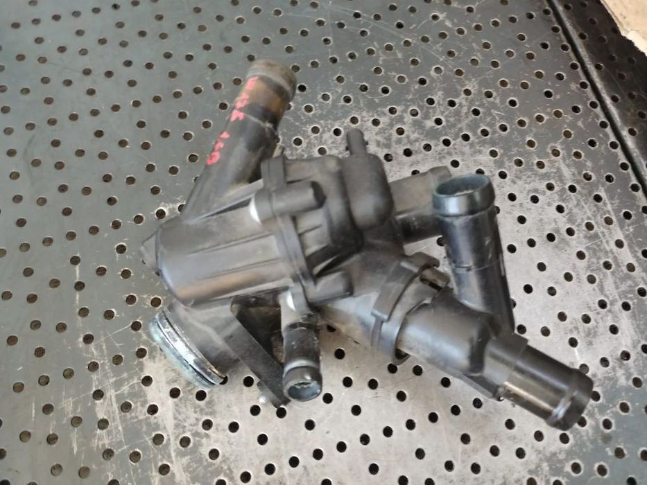 carcasa termostat 1.6 b  270910 mercedes  cla x117 a-class w176  b-class w246 a2702000615