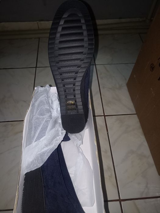 Vând pantofi dama eleganți