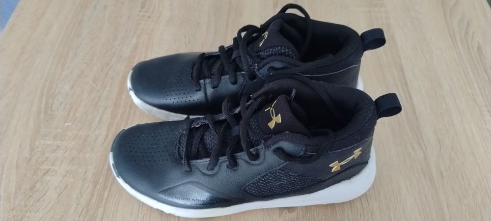 Adidasi bărbați diferite modele