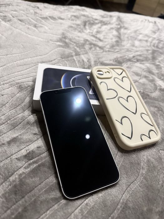 Phone 16e – чисто нов, подарък, не е използван