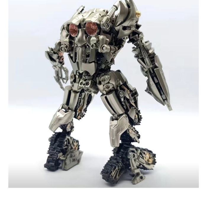 Продаю фигурку мегатрона