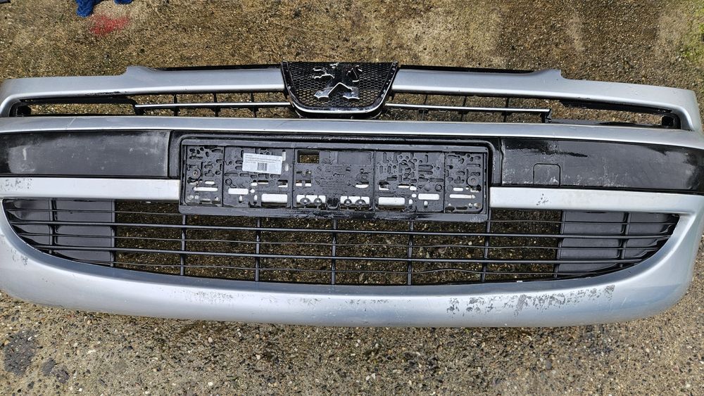 Предна сива Броня за Пежо 807