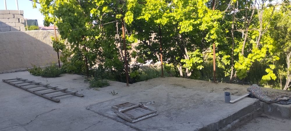 Srochna farhod savhozidan 560 mlnga 7 xonali xovli sotiladi 2 kuchadan