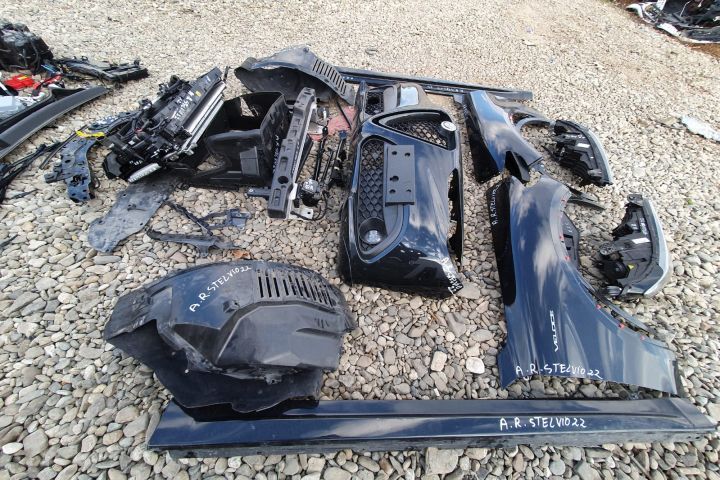 Dezmembrez Alfa Romeo Stelvio 949 [2017 - 2020] Crossover 2.2 D AT Q4 (180 hp)