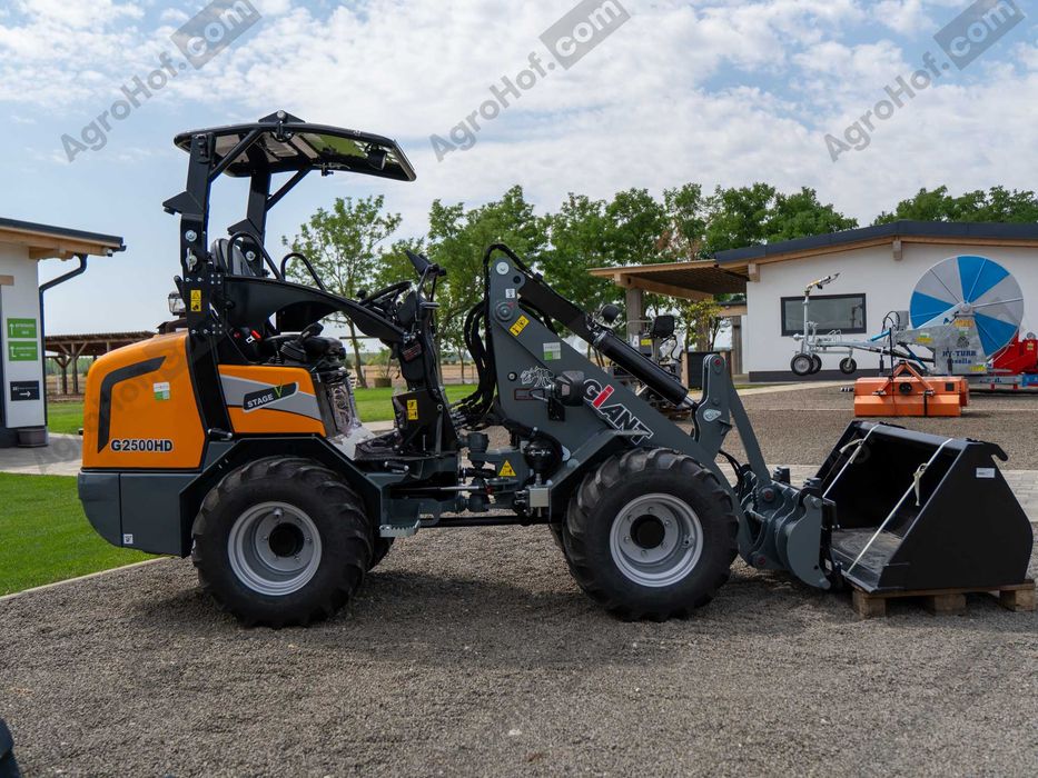 Încărcător mini cu ROPS  - 26 CP, max 1750 kg / Giant G2500 HD (demo)