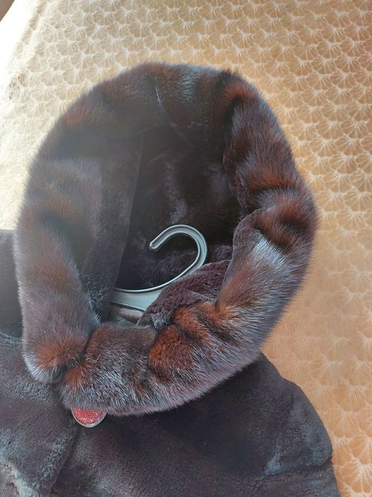 Продам Шубу мутон