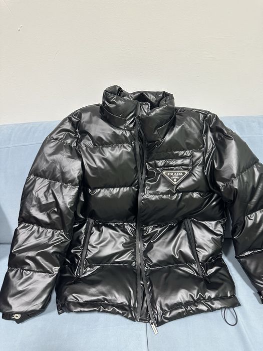 Продам куртку Prada