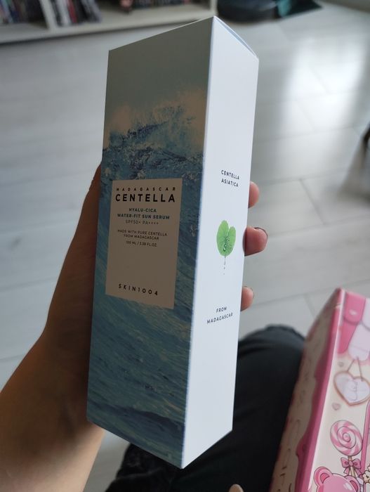 Чисто нов Skin1004 Madagascar Centella HYALU-CICA Water-fit Sun Serum 100ml слънцезащитен крем