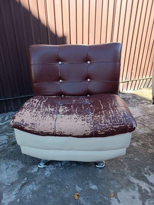 Диван с креслом б/у