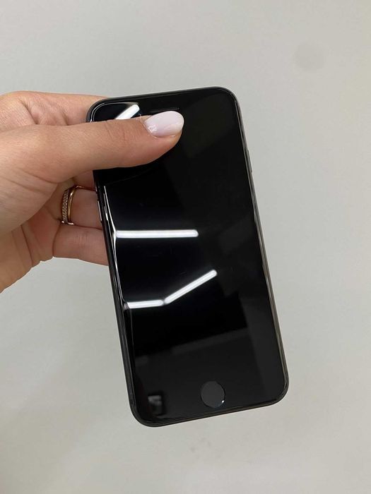 Iphone 8/ 64GB  (SH)
