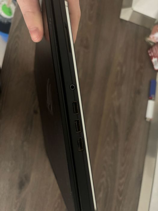 Vand laptop asus rog strix g17 gaming 1TB