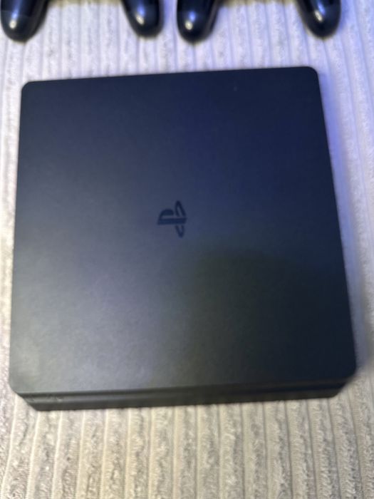 Playstation 4 slim 1 TB