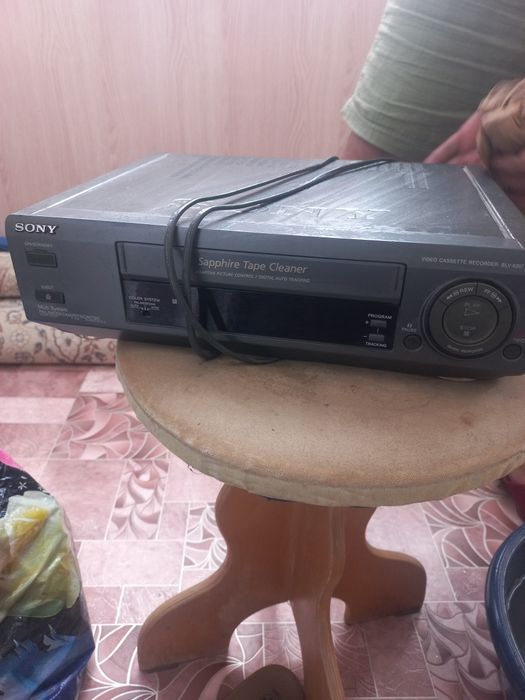 Продам видеомагнитофон SONY