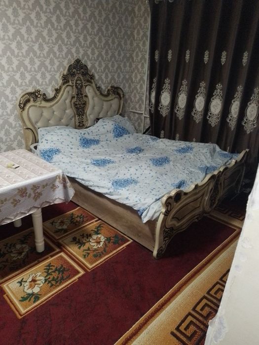 Шоторуставели 51-мактаб олдида ижарага квартира берилади.