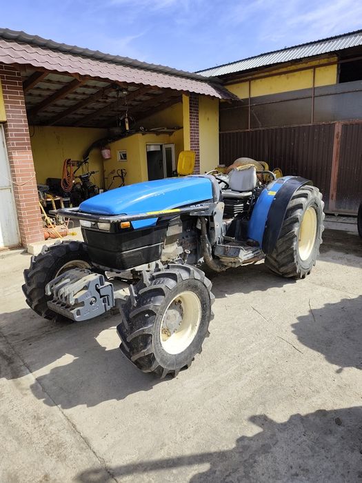 New Holland TN75F