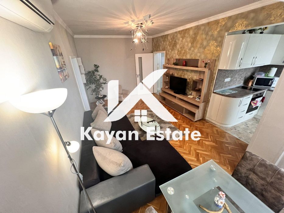 Дава се под наем Двустаен апартамент в Бургас, Център - 70 кв.м за 500 € - Снимка #1