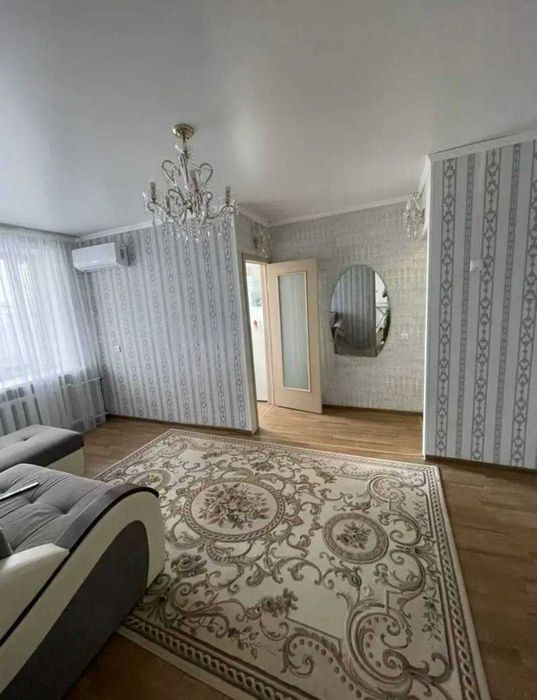 продам 2-комн в р-не маг. Радуга