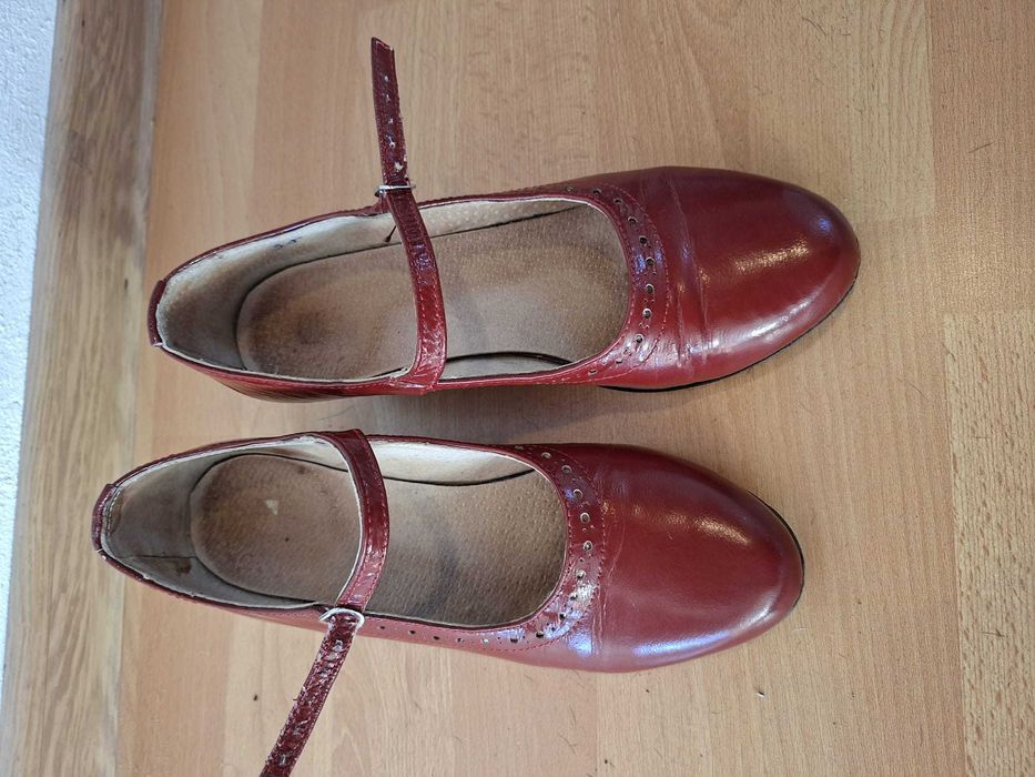 Pantofi de dans piele, dans popular, material piele