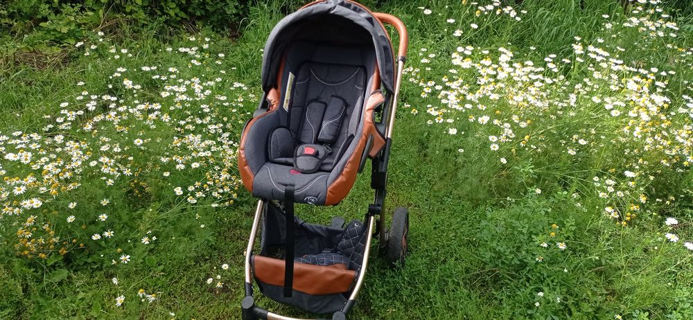 Детская коляска с Авто креслом 3в1.