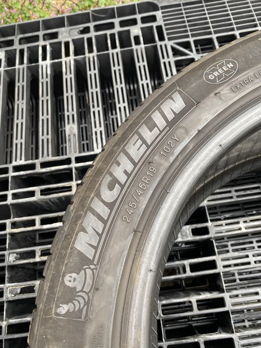 245/45/19 Мишелин Летни