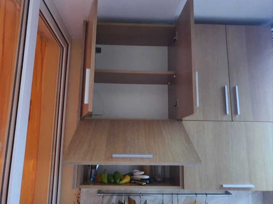 Шкаф кухненски практичен