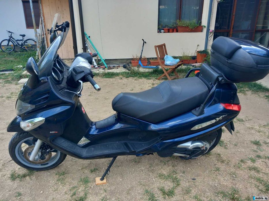 Продавам Piaggio XEvo 400ie, 400куб. см., четиритактов,водно