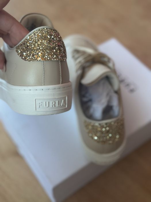 Бежови оригинални кецове Furla /Фурла