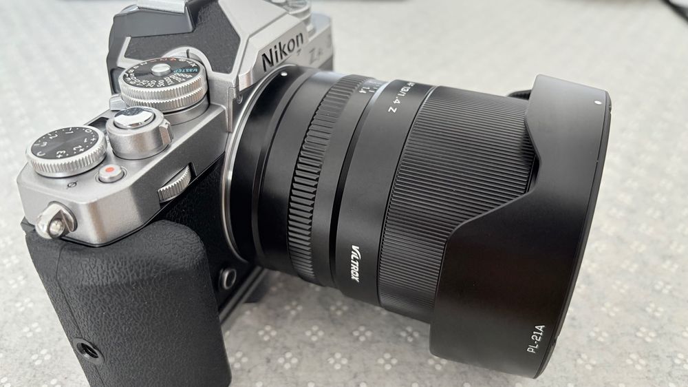 Nikon Zfc - 28mm f2.8 Kit + Viltrox 13mm f1.4 + accesorii